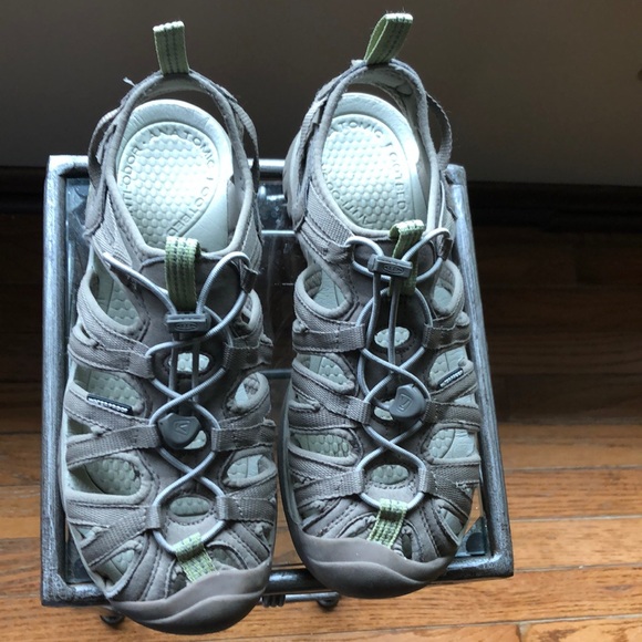 Keen Waterproof Hiking Sandals - Picture 2 of 6